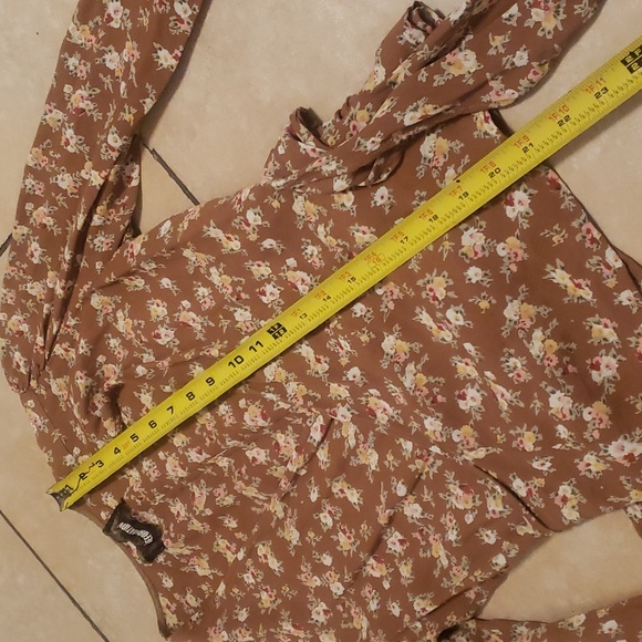 Reformation new Toulouse wrap blouse size small - Picture 5 of 10